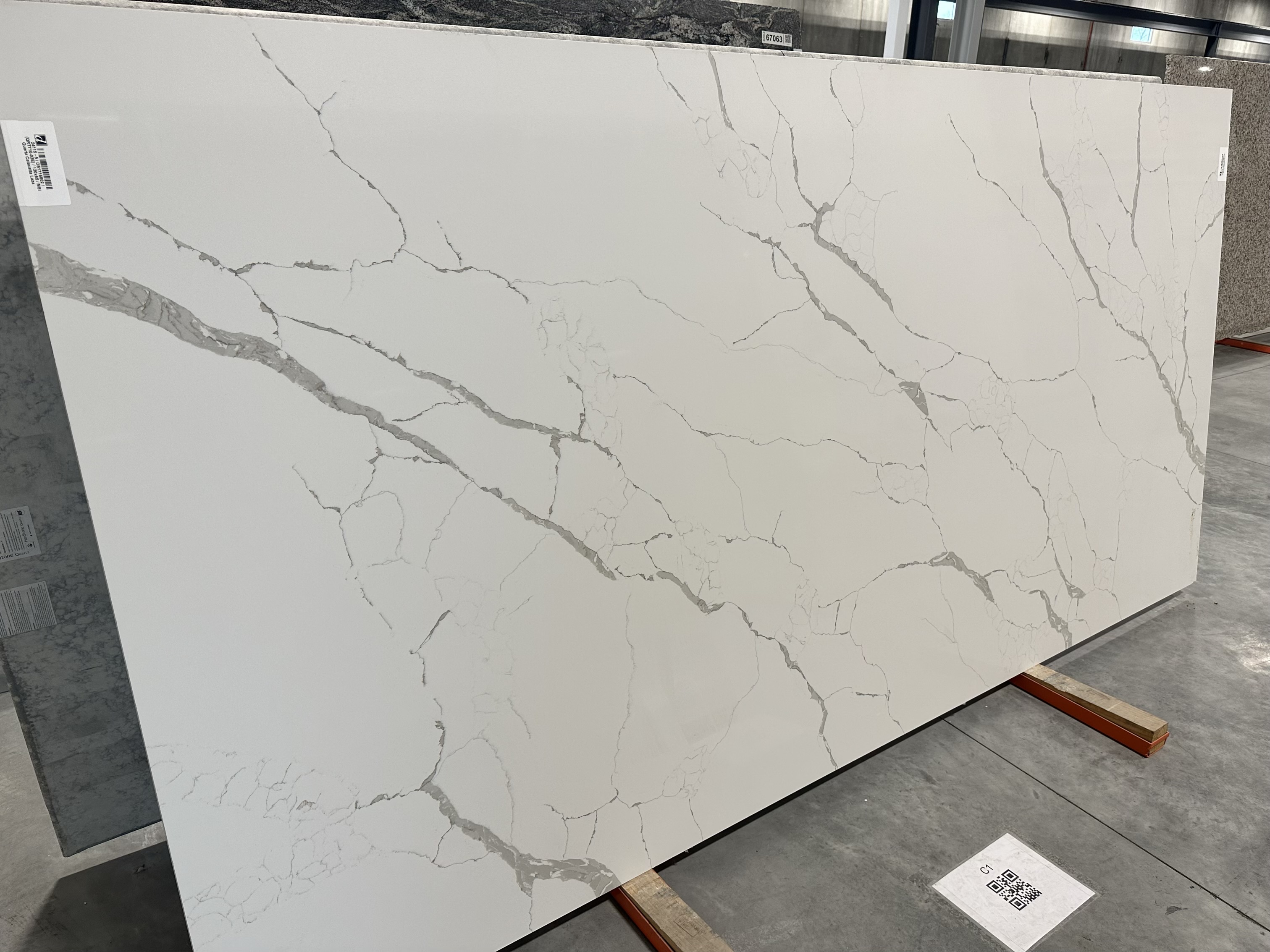 Calacatta Laza quartz surface