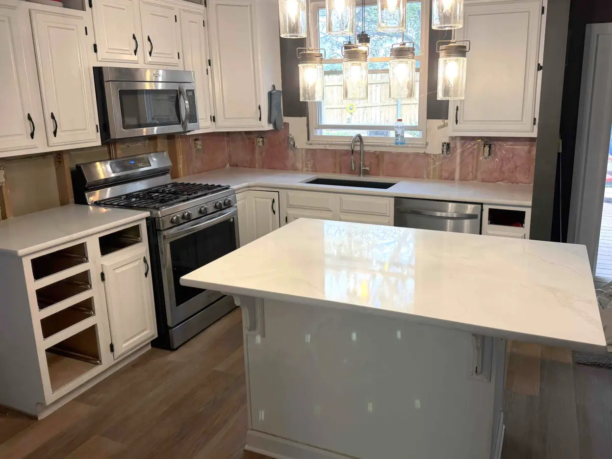 Traditional Kitchen Remodel in Westerville, OH by Distinctive Countertops & Kitchens project photo
